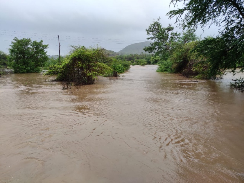  In the eastern part of Igatpuri, life-threatening disruption is due to rain | इगतपुरीच्या पूर्व भागात पर्जन्यवृष्टीमुळे जनजीवन विस्कळीत