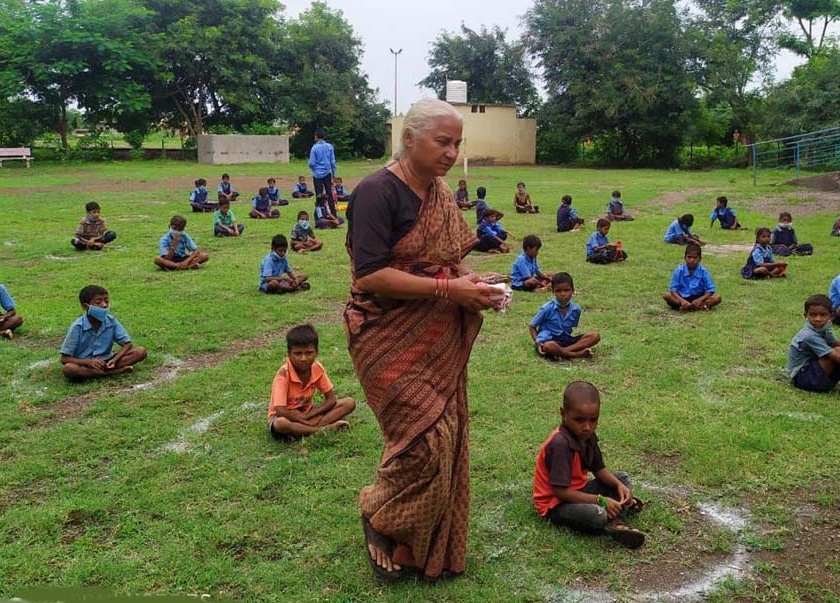 Narmada Bachao Andolan's life school started | नर्मदा बचाव आंदोलनाच्या जीवनशाळा सुरू