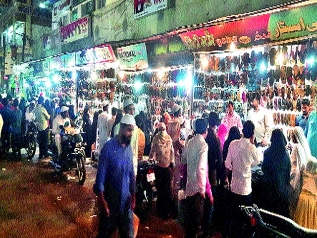 'Night Life' at Malegaon before Mumbai-Nagpur | मुंबई-नागपूरच्या आधी मालेगाव येथे ‘नाइट लाइफ’