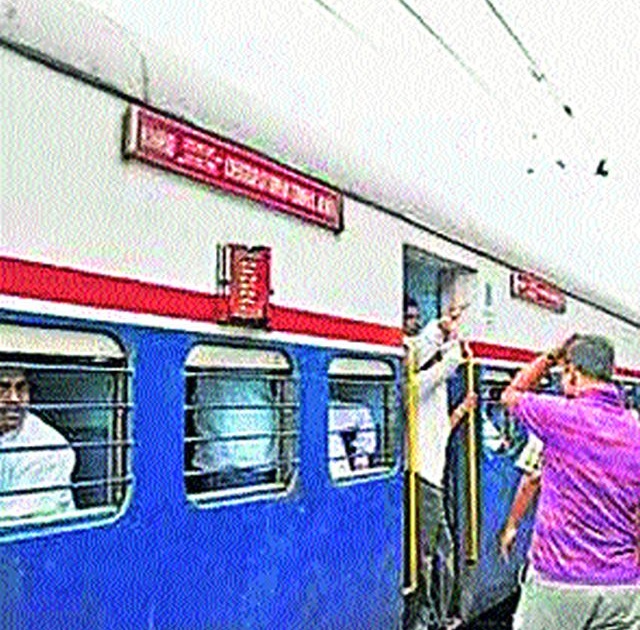 Demand to start Panchavati Express | पंचवटी एक्स्प्रेस सुरू करण्याची मागणी