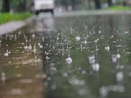 Presence of unseasonal rains in the district | जिल्ह्यात अवकाळी पावसाची हजेरी