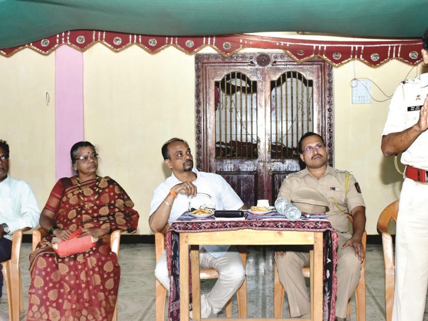 Police intervention without permission for Ganapati's immersion, allowed to play musical instruments at 10 pm | सिंधुदुर्ग : गणपती विसर्जनास नसेल पोलिसांचा हस्तक्षेप, रात्री १० वाजेपर्यंत वाद्ये वाजविण्यास परवानगी