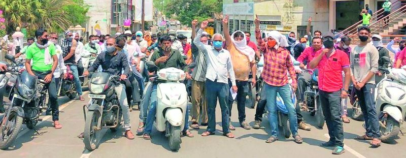 Traders, BJP opposes lockdown | व्यापारी, भाजपचा लाॅकडाऊनला विरोध