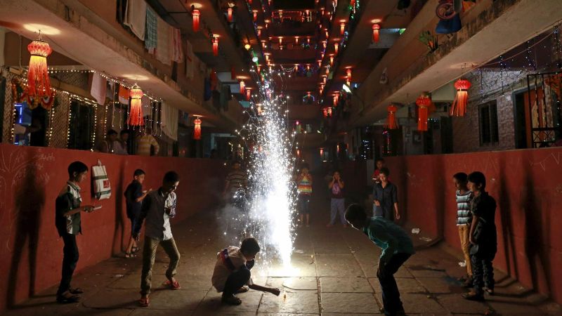 Chinese crackers in demand in Nagpur | उपराजधानीत चिनी फटाक्यांची धूम