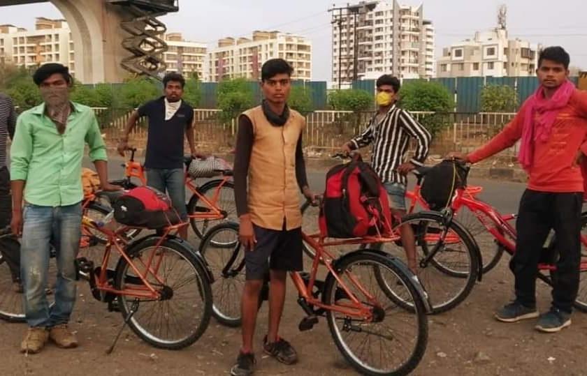  He reached the 'destination' with charity bicycles | दातृत्वाच्या सायकलींनी त्यांनी गाठली ‘मंझिल’