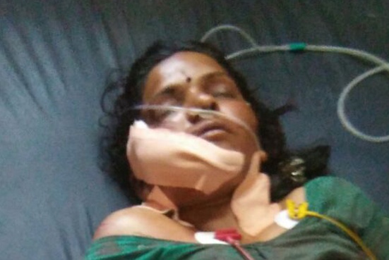 In Beed district, wife and child bite wounds on character | चारित्र्यावर संशय घेऊन बीड जिल्ह्यात पत्नीवर कु-हाडीचे घाव
