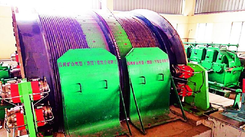 The sway of the Chinese winder machine in the manganese mine | मॅग्निज खाणीत चिनी वायंडर यंत्राचा बोलबाला