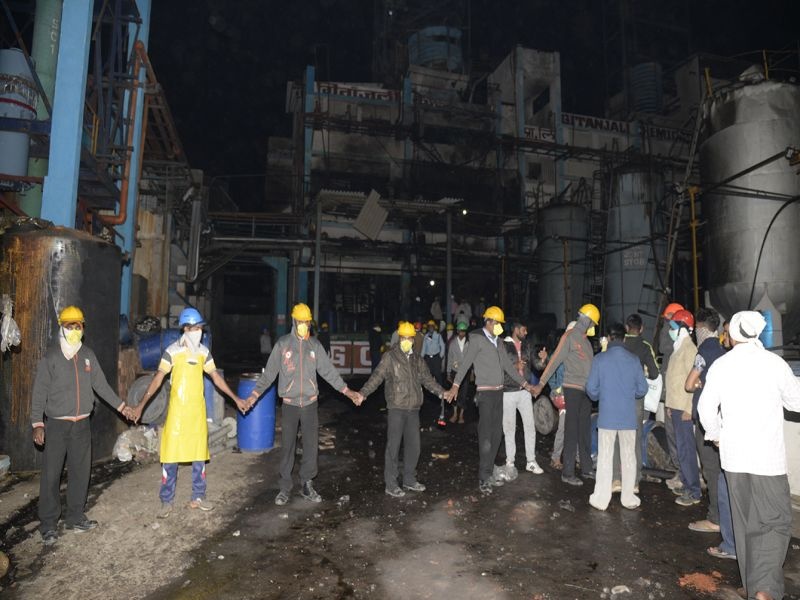 The explosion caused by pressure on the 'Reactor' in Gitanjali Chemicals in Jalgaon | ‘रिअ‍ॅक्टर’वर दाब निर्माण झाल्याने जळगावातील गीतांजली केमिकल्समध्ये झाला स्फोट