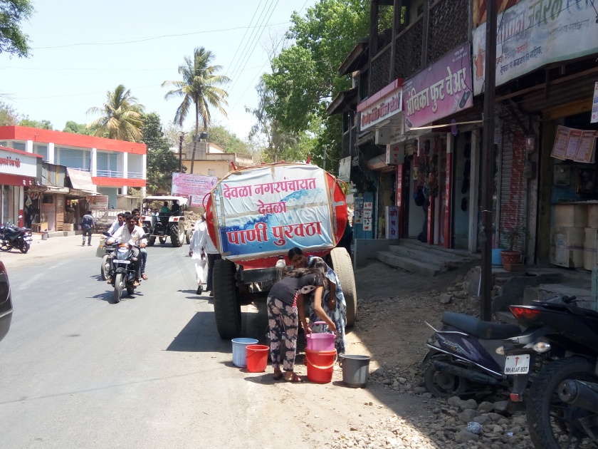 Devla Nagar Panchayat Tanker undertakes its turn | देवळा नगरपंचायतीचा टँकर आपल्या दारी उपक्रम