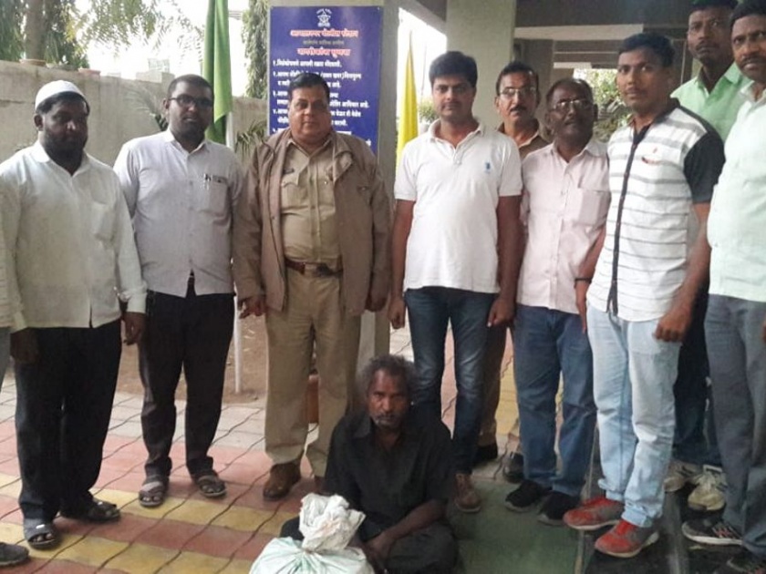 Seven kilogram of mangoa was seized in Malegaon | मालेगावी सहा किलो गांजा जप्त