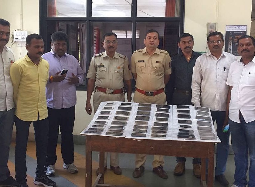 nashik,police,Two,lakh,mobile,seized | नाशिकमध्ये मोबाईल चोरट्यांकडून अडीच लाखांचे मोबाईल जप्त