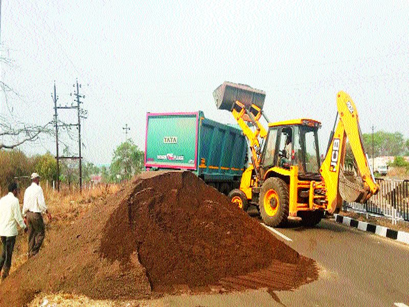 Minor minerals should be used in road work | रस्ता कामात गौण खनिजाचा वापर करावा