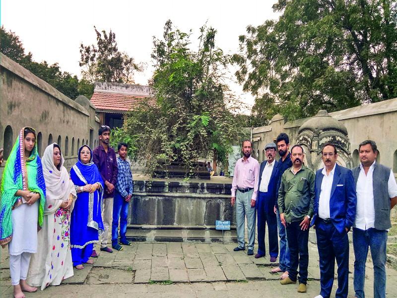 Government neglect on Pabal's historical mastani memorial place | पाबळ येथील मस्तानीच्या ऐतिहासिक स्मृती स्थळाकडे शासनाचे दुर्लक्ष