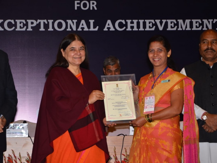  Mumbra Ratibandar's Anganwadi Sevakala won the national award at the hands of Manka Gandhi | मुंब्रा रेतीबंदरच्या अंगणवाडी सेविकेला मेणका गांधीच्या हस्ते राष्ट्रीय पुरस्कार