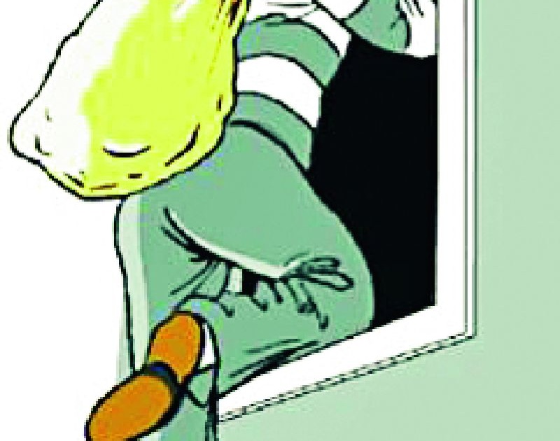 21 lakh burglaries in eight days in the district | जिल्ह्यात आठ दिवसांत २१ लाखांच्या घरफोड्या