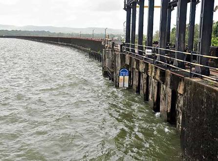 Khadakwasla Dam will be full still today, resuce water in mutha river | मुसळधार पावसामुळे खडकवासला धरण पूर्ण क्षमतेने भरण्याची शक्यता ; मुठा नदीतून होणार विसर्ग