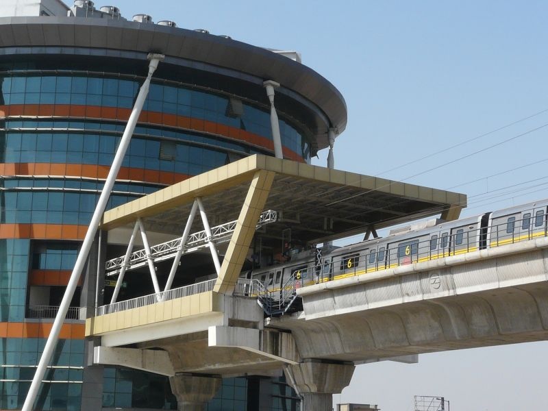 Charging station will be a metro station in Nagpur | नागपुरात मेट्रो स्टेशन होणार चार्जिंग स्टेशन