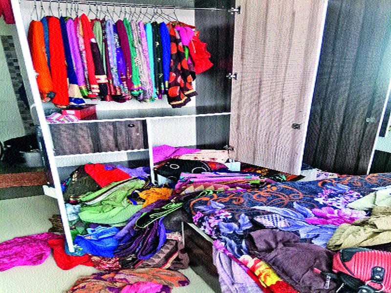 Livelihood robbery jewelery stolen from Nashik Road | नाशिकरोडला भरदिवसा घरफोडीत दागिन्यांची चोरी