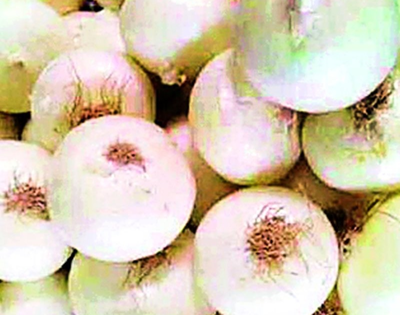 Onion at Rs 50 | कांदा ५० रुपयांवर