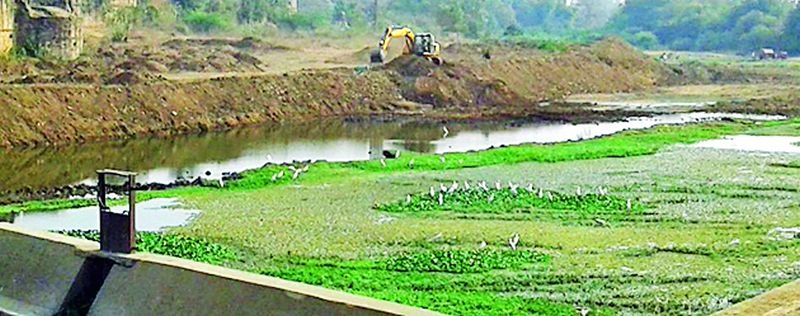 Depression waste in Chandrapur rivers | चंद्रपुरातील नद्यांमध्ये उदासीनतेचा कचरा