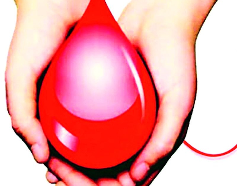 Now Aadhaar card will be compulsory to donate blood | आता रक्तदान करण्यासाठी आधार कार्ड होणार अनिवार्य