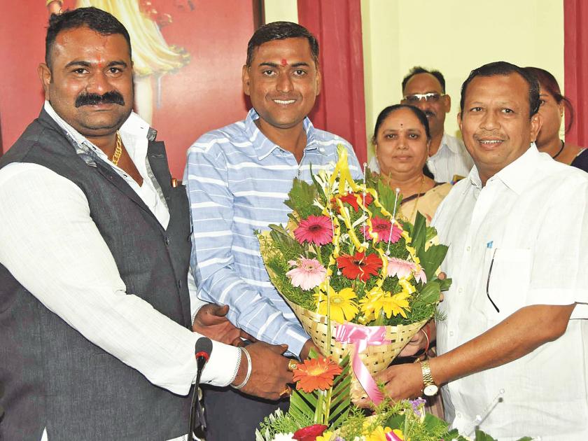 Vinod Mapari as Chairman of Standing Committee on Municipal Corporation | महापालिकेच्या स्थायी समिती सभापतीपदी विनोद मापारी