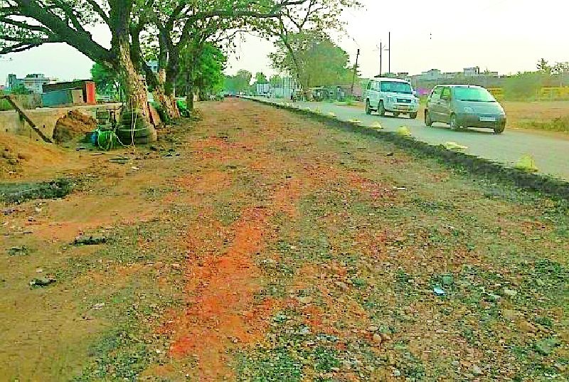 National highway to linger during monsoon | पावसाळ्यातही रेंगाळणार राष्ट्रीय महामार्गाचे काम