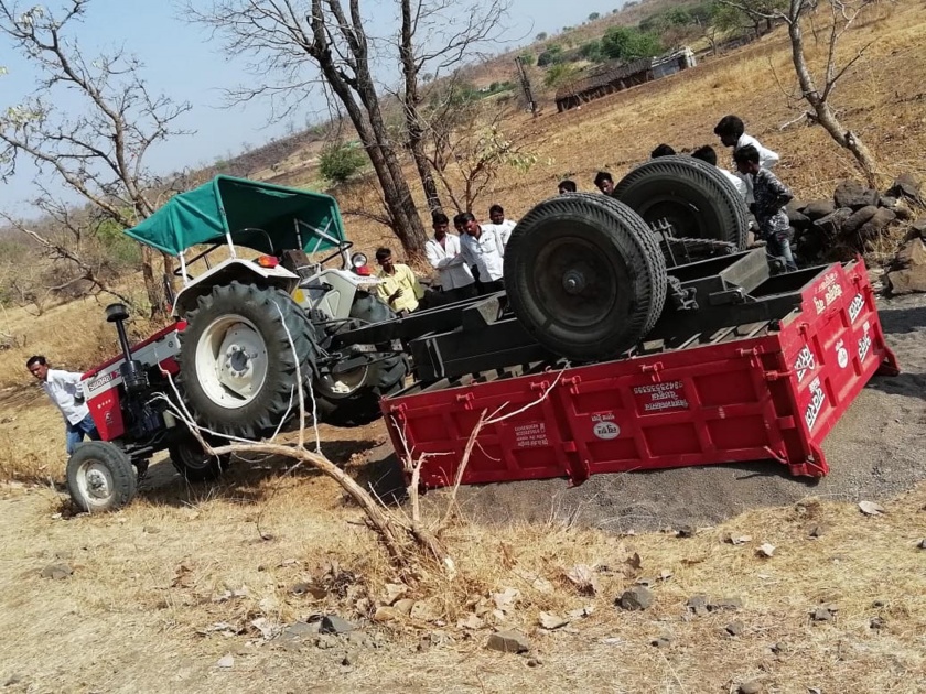  Sand tractor inverted; Laborer's death | वाळूचे ट्रॅक्टर उलटले; मजुराचा मृत्यू