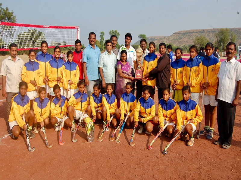 Dual crowning of Kolhapur in state hockey tournament | राज्य हॉकी स्पर्धेत कोल्हापूरला दुहेरी मुकुट