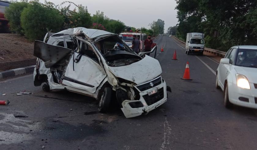 Engineer's husband killed along with doctor's wife, accident in Bhoslewadi | डॉक्टर पत्नीसह अभियंता पती ठार, भोसलेवाडीत दुर्घटना