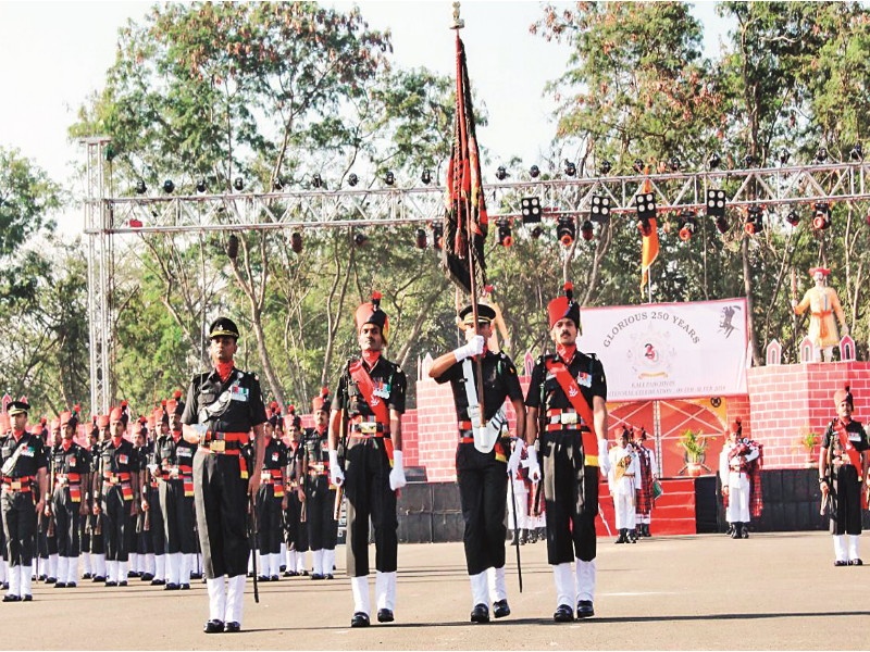 Glorious conduction in Aundh by the Maratha Light Infantry's 250th Foundation Day | मराठा लाईट इन्फन्ट्रीच्या २५०व्या स्थापनादिनानिमित्त औंधमध्ये गौरवशाली संचलन