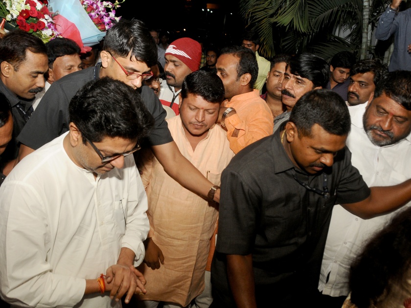 Raj Thackeray says, not kill, but killers! | राज ठाकरे म्हणतात, मला मार खाणारे नव्हे, मार देणारे कार्यकर्ते हवेत!