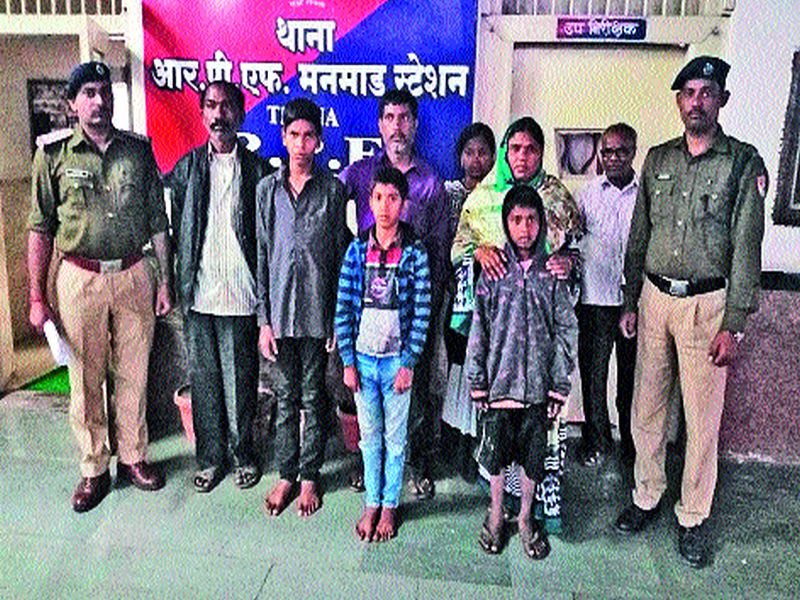 Resubution alert: students leave Chhattisgarh's parents' parental release | रेसुबची सतर्कता : अभ्यासाचा कंटाळा आल्याने सोडले घर छत्तीसगडचे विद्यार्थी पालकांच्या स्वाधीन