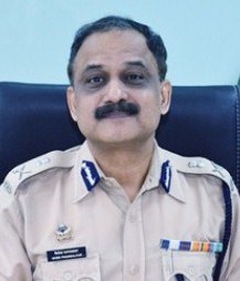 Take good care of Shrigowardhanath temple: Police Commissioner's advice | श्रीगोवर्धननाथ मंदिर वास्तूचा चांगला सांभाळ करा: पोलीस आयुक्तांनी टोचले विश्वस्तांचे कान