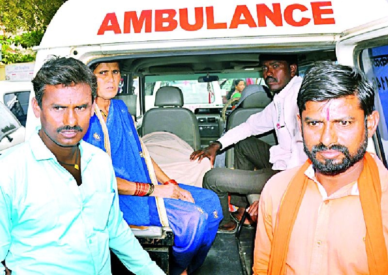 Ambulance strikes patients | रुग्णवाहिका संपाचा रुग्णांना फटका