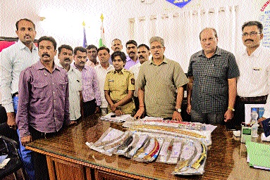 Investigation of criminal records of arms dealers in Aurangabad | औरंगाबादेत शस्त्रे मागविणाऱ्यांचे गुन्हेगारी रेकॉर्ड तपासणार