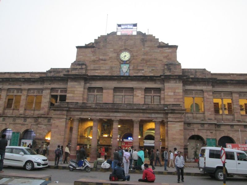 Nagpur Railway Station's World Class Passage | नागपूर रेल्वेस्थानकाची वर्ल्ड क्लास वाटचाल थंडबस्त्यात