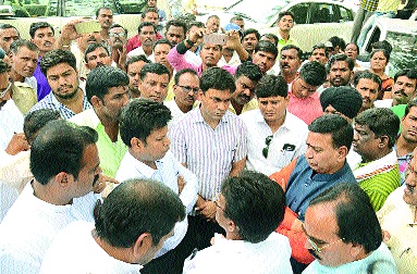 Aurangabad: BJP reclaimed 'parallel' meeting | औरंगाबाद : ‘समांतर’च्या बैठकीवर भाजपने फेरले पाणी