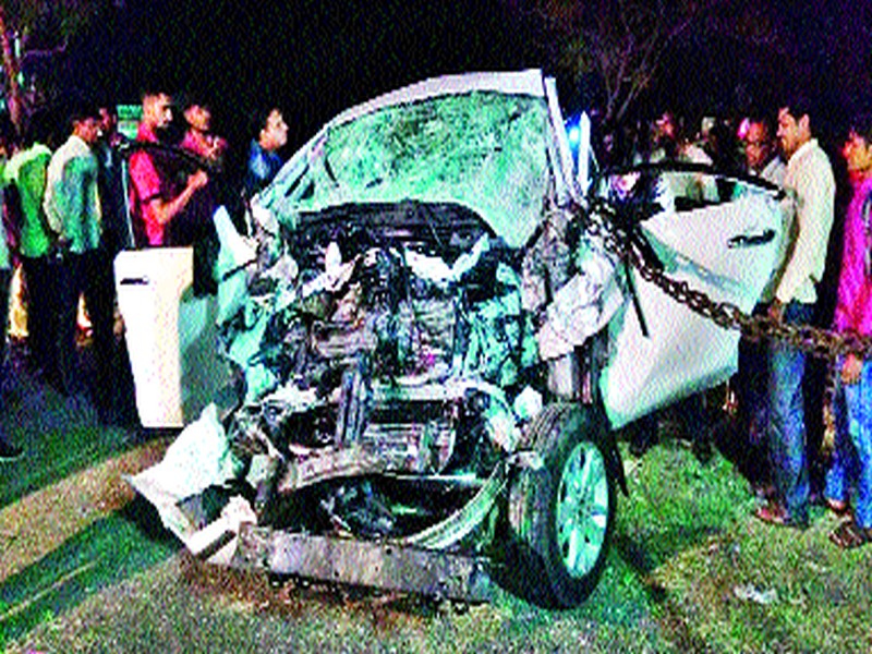  Accident on Shirdi road; Five Sai Baba killed | शिर्डी रस्त्यावर अपघात; पाच साईभक्त ठार