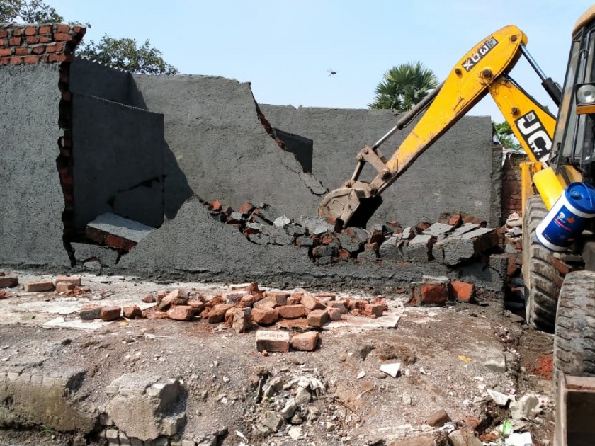 BMC has carried out 21 illegal constructions in Kashmir area | पालिकेने काशिमीरा भागातील २१ बेकायदा बांधकामे केली जमीनदोस्त