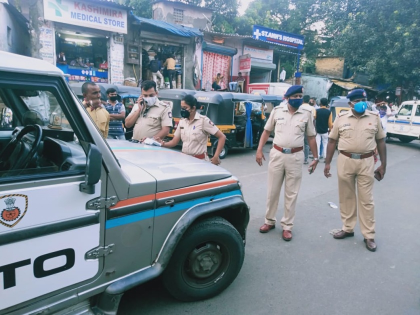 In Mira Bhayandar, traffic police and RTO crack down on rickshaw pullers | मीरा भाईंदरमध्ये मीटर प्रमाणे भाडे नाकारणाऱ्या, जास्त भाडे घेणाऱ्या रिक्षा चालकांवर वाहतूक पोलीस व आरटीओची धडक कारवाई 