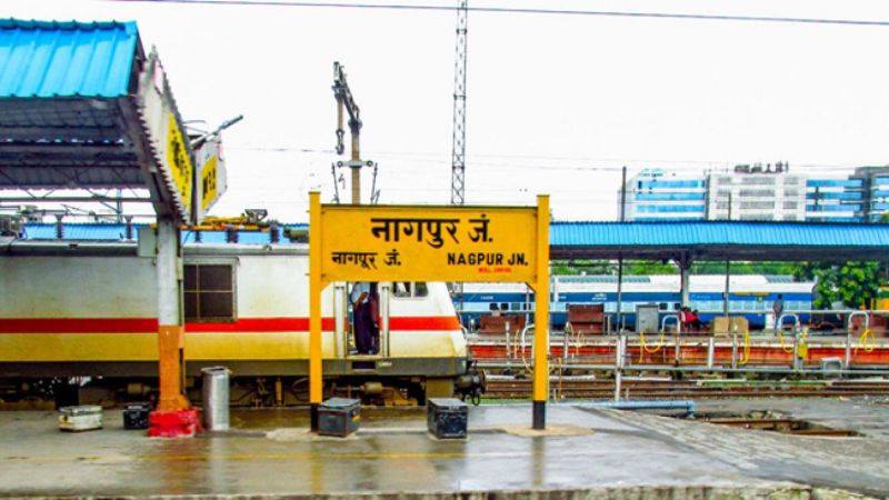 'Highlert' on Nagpur railway station | नागपूर रेल्वेस्थानकावर ‘हायअलर्ट’