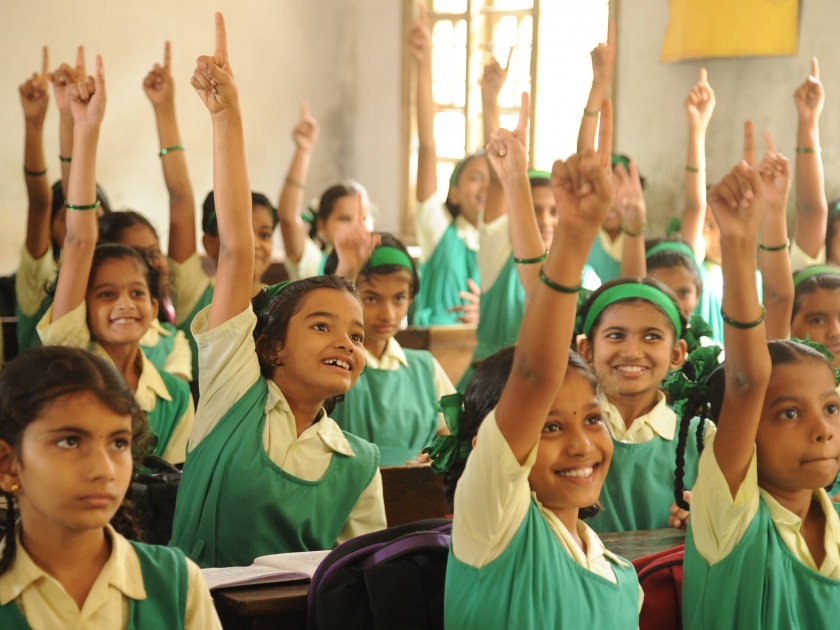 Kolhapur: Government Offices Gajabajali, School Fills | कोल्हापूर : शासकीय कार्यालये गजबजली, शाळा फुलल्या