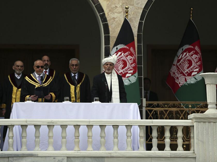 President's oath of office in Afghanistan; Peace talks with Taliban in crisis | अफगाणिस्तानात दोघांचा राष्ट्राध्यक्षपदाचा शपथविधी; तालिबानसोबतच्या शांतता वाटाघाटी संकटात