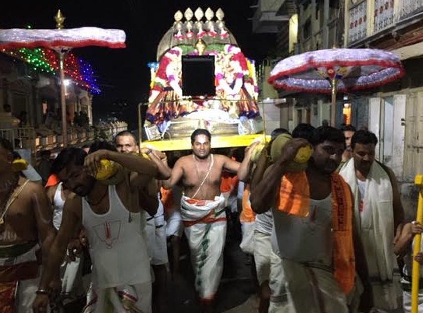 Shishavahan Shobha Yatra in 'Gajankata Ramana Govinda' | ‘व्यंकट रमणा गोविंदा’च्या गजरात शेषवाहन शोभायात्रा