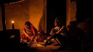 Villages in Kawaddara, Sakur area have been in darkness for three days | कवडदरा,साकूर परिसरातील गावे तीन दिवसांपासून अंधारात