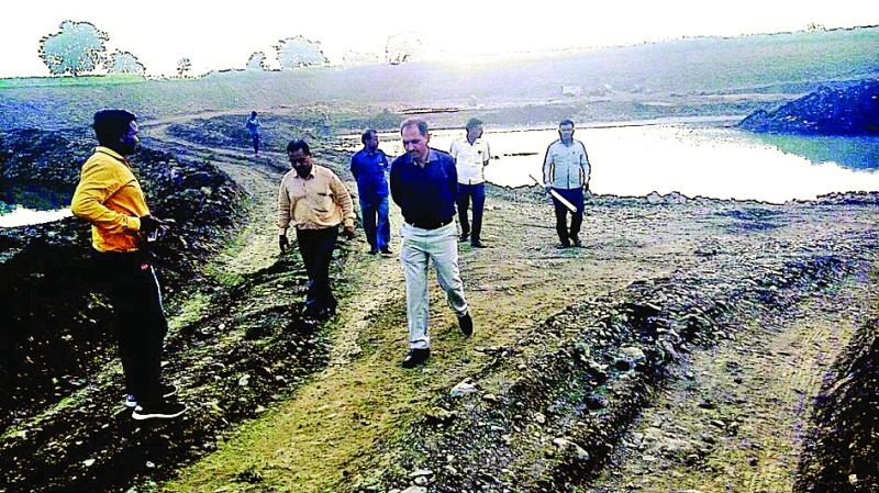 Illegal excavation of secondary mineral required for 'Samruddhi Highway' | ‘समृद्धी’साठी लागणाऱ्या गौण खनिजाचे अवैध उत्खनन