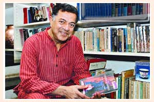  The loss of Girish Karnad leads to a great loss of literature and theater | गिरीश कर्नाड  यांच्या निधनाने साहित्य, नाट्यक्षेत्राची मोठी हानी