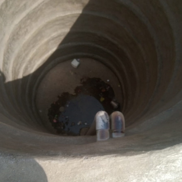Fill the water in Nipani Pimpalgaon, women were injured in a well | निपाणी पिंपळगाव येथे पाणी भरताना विहिरीत पडून महिला जखमी