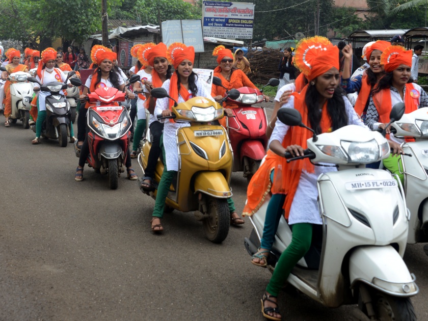 Female power demonstration through 'Bike Rally' in Nashik | नाशकात ‘बाईक रॅली’द्वारे स्त्री शक्तीचे प्रदर्शन